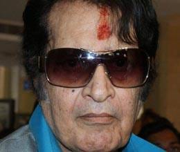 manoj Kumar to file lawsuit against shah rukh khan
