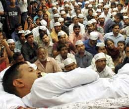 Kejriwal continues hunger strike on 11th day 