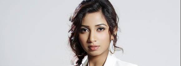 Shreya and Vishal's emotional moment on Indian Idol 
