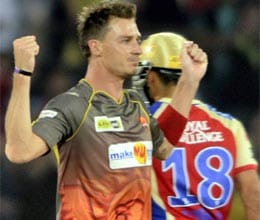 sunrisers hyderabad win another low scoring thriller in super over