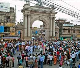 tmc workers attack cpm offices