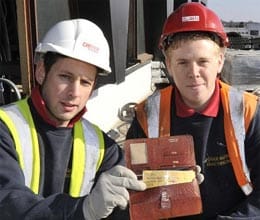 man reunited with lost purse after 35 years