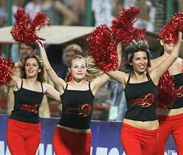 IPL 2013: cheerleader in gangnam style