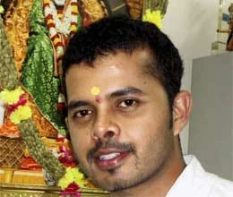 sreesanth paied 2 lakhs in cash after shopping