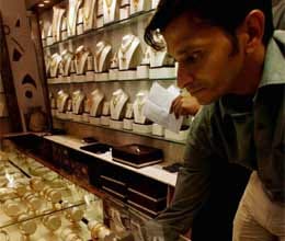 gold will come down waiting to buy