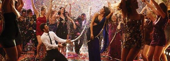 'badtameez dil' copied from Bengali song ?