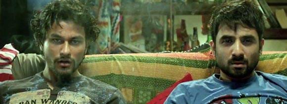 watch 'go goa gone's', "khoon choos le" song