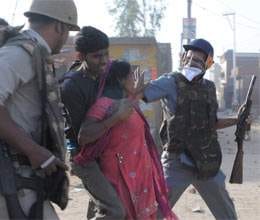 circle officer suspended in In aligarh lathicharge case 