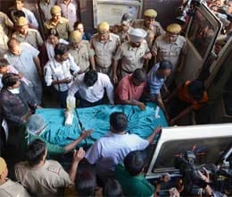 delhi rape case girl shifted to aiims