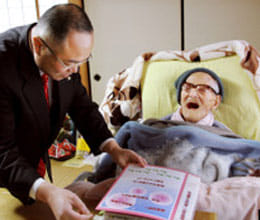 world oldest man kimura celebrate his 116th birthday