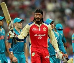 discussion of chris gayle century on social media