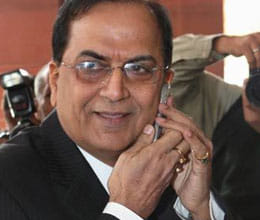 satish mishra fainted
