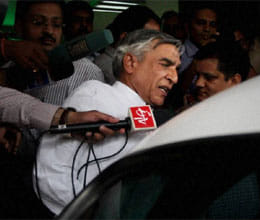 pawan bansal resigns