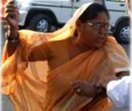 mla cried when police stopped her to meet governor