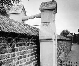unusual grave