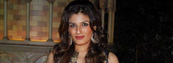 raveena tandon romanc with mohan babu 