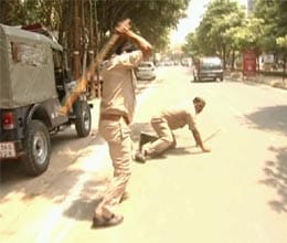 up cops on akhilesh security duty thrash each other with lathis