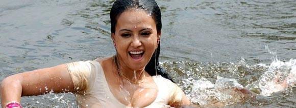 salman comes out in support of Sana Khan