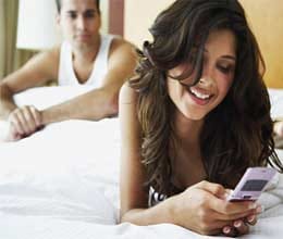 1 in 10 Americans Use Smartphones During Sex