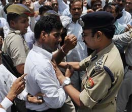 firing in aligarh court, killing history sheeter
