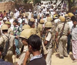 1 criminal, 1 constable killed in barsana encounter