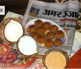 nariyal moongdal laddu