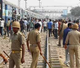 violence in loni driver leave train