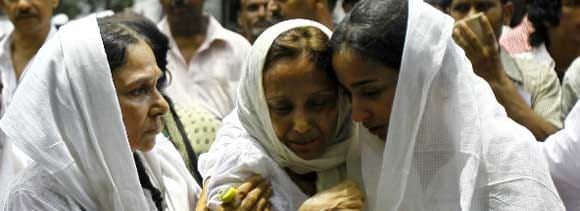 suraj pancholi mother meet zia khan mother