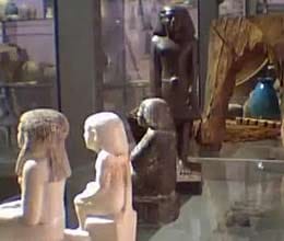 statue moves it own in manchester museum 