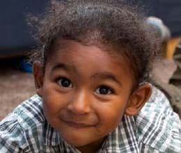 Two-year-old girl suffering polio rejected by family