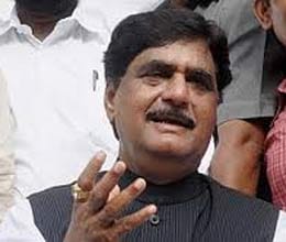 gopinath munde spent 8 crore on poll campaign