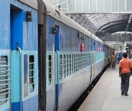 passengers suffer from railways fault