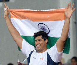 vikas gowda wins first gold for India 