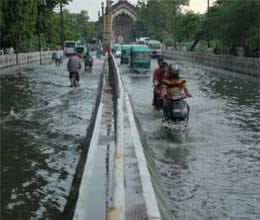 5 person dead in heavy rain