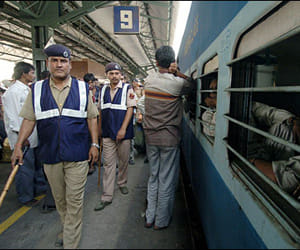 new helpline number for complaint in railways
