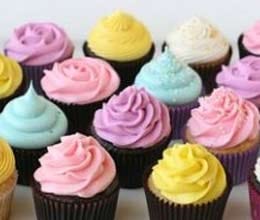 girl gives out cakes she baked using her urine