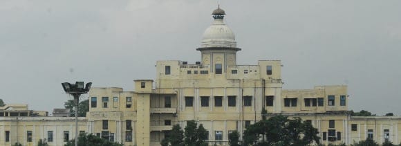 old and gold kothis of lucknow