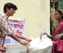shweta gulani leave lakhs rupees package select social service
