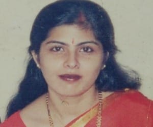 a woman commits suicide, dies
