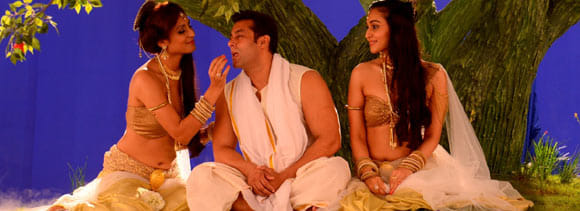 harbhajan Singh, pratyusha, smriti Irani may be in bigg boss 7