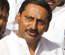 andhra chiefminister kiran kumar reddy to meet digvijaya singh over telangana