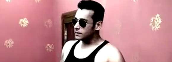 salman khans duplicate spotted in pakistan