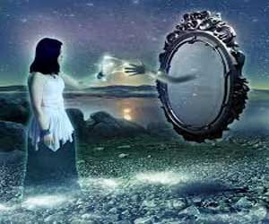 watch future like mirror 