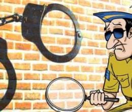 Sub-inspector arrested red-handed taking bribe of five thousand rupees