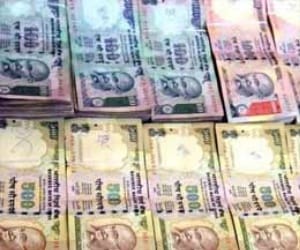 rape accused raise finger 