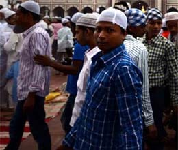 gujrat mall asks for entry fees from muslims