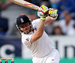 ian bell hits again ton in ashes series 