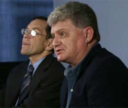 snowden father will met him in russia