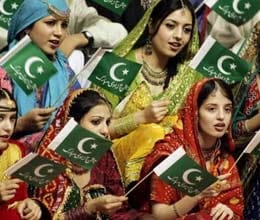pakistan celebrates its freedom day on 14 august. why?