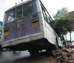 bus accident in lucknow